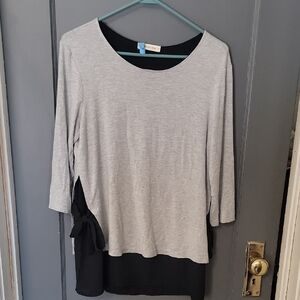 Pebble and Stone Two-Tone Gray and Black Long Sleeve Top